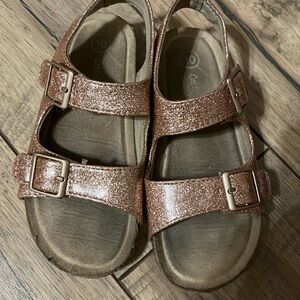 Super sale $8 gold sandals in size 10 toddler cat and jack